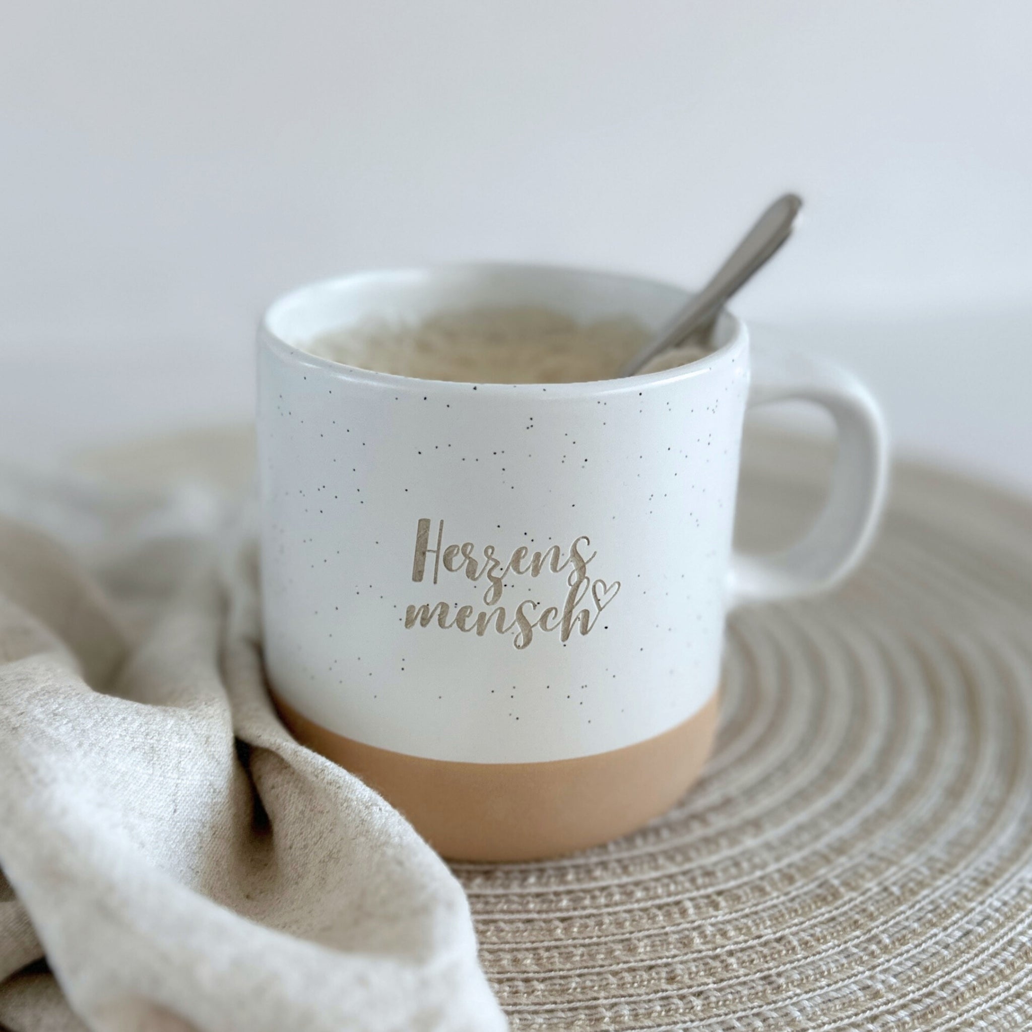 Steingut Tasse - "Herzensmensch" - Gravur - SANDY