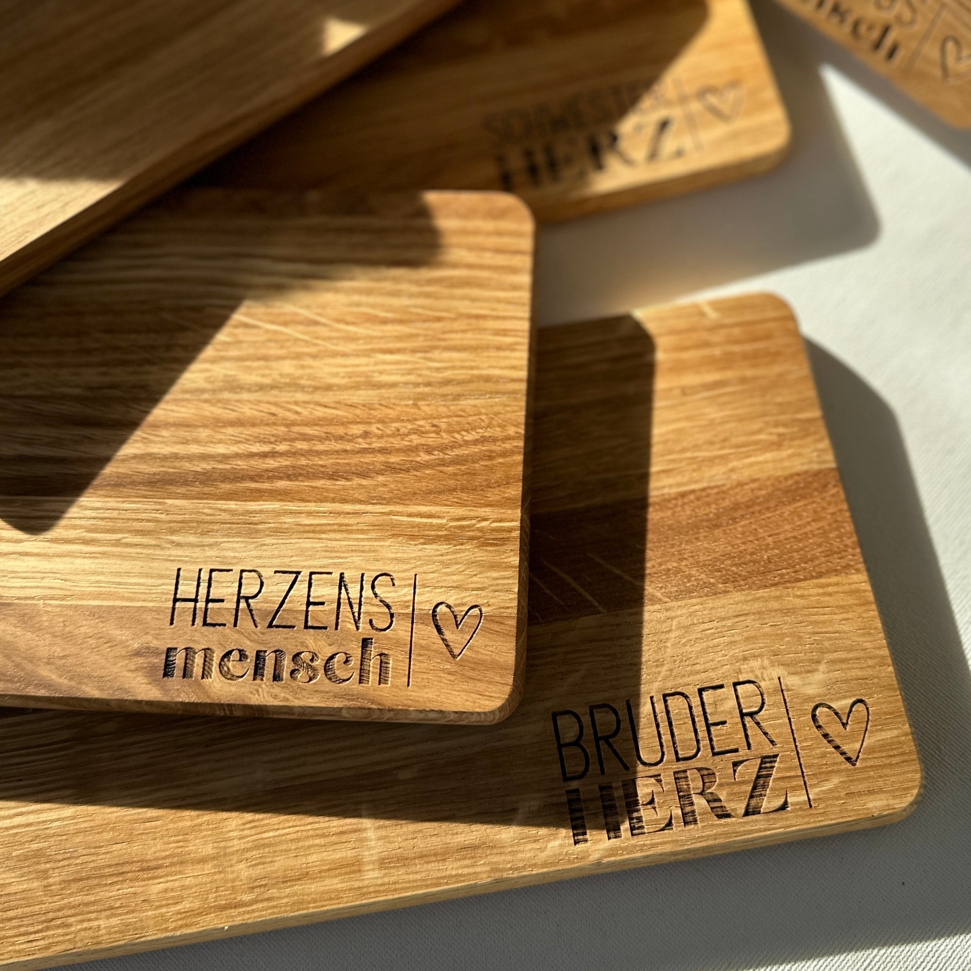 FRÜHSTÜCKSBRETT "LIEBLINGSMENSCH" GRAVUR - EICHE GEÖLT - LENA