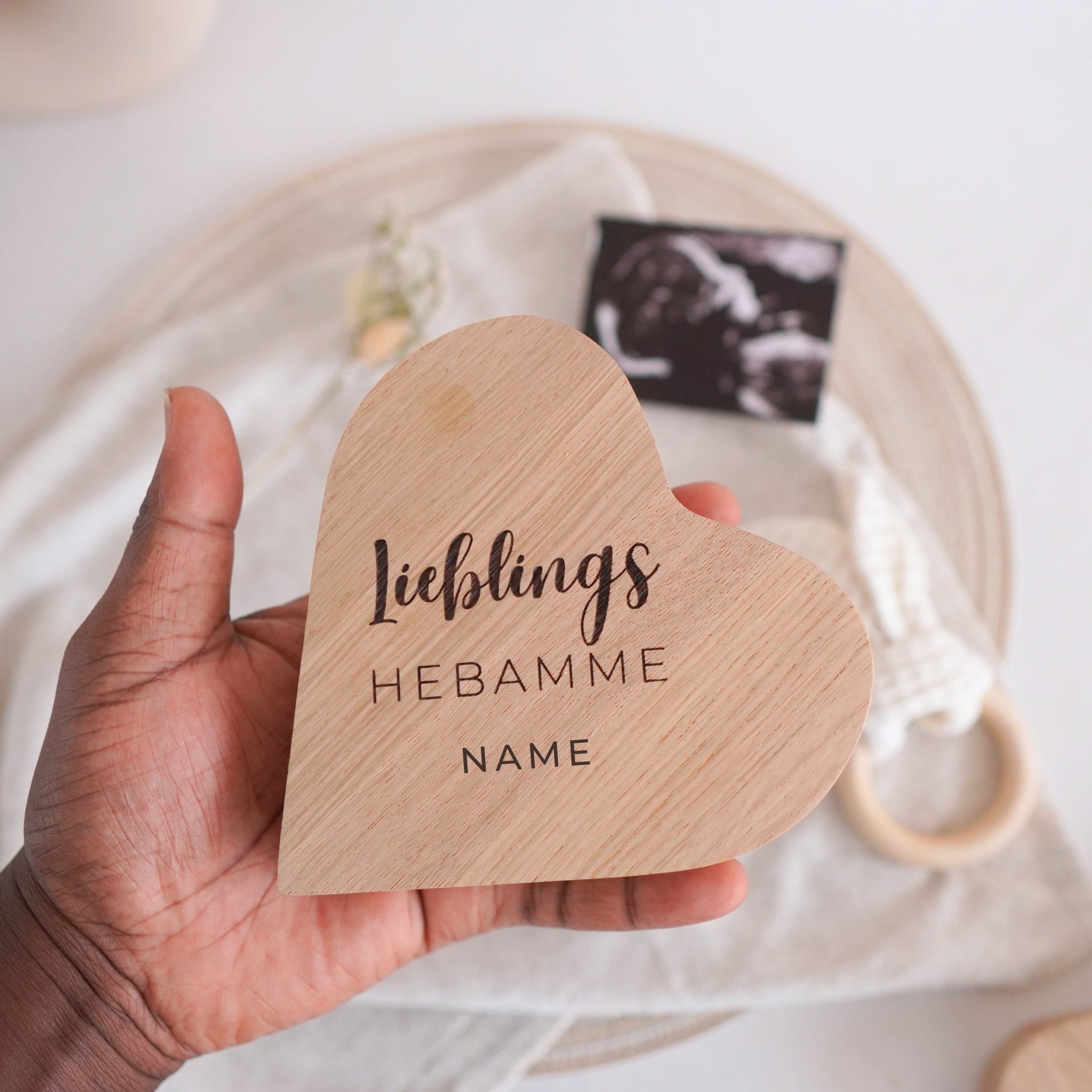 Herzform "Lieblingshebamme" massivem Eichenholz inkl. Trockenblumen