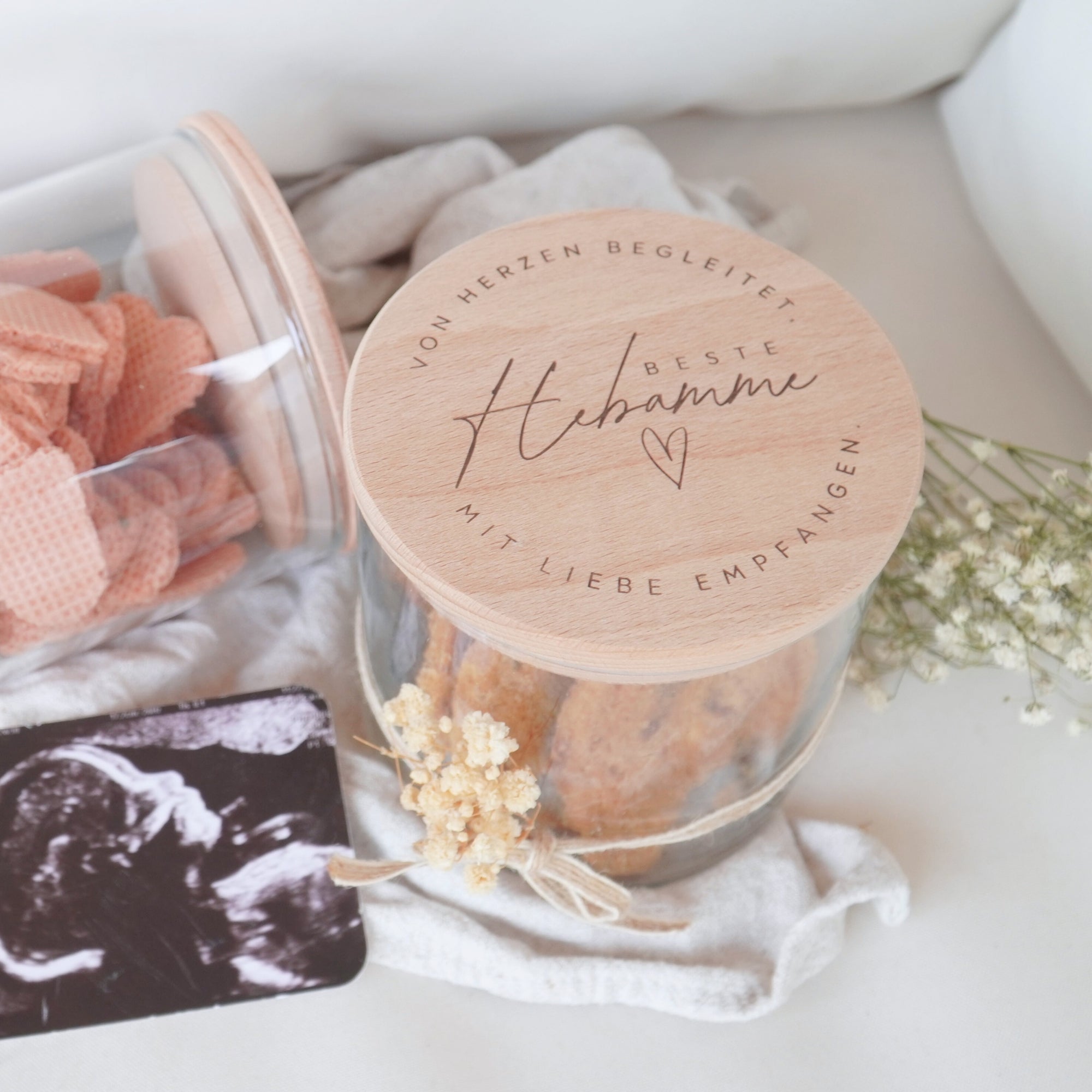 Vorratsglas "Beste Hebamme" mit graviertem Holzdeckel · 530 bis 880ml