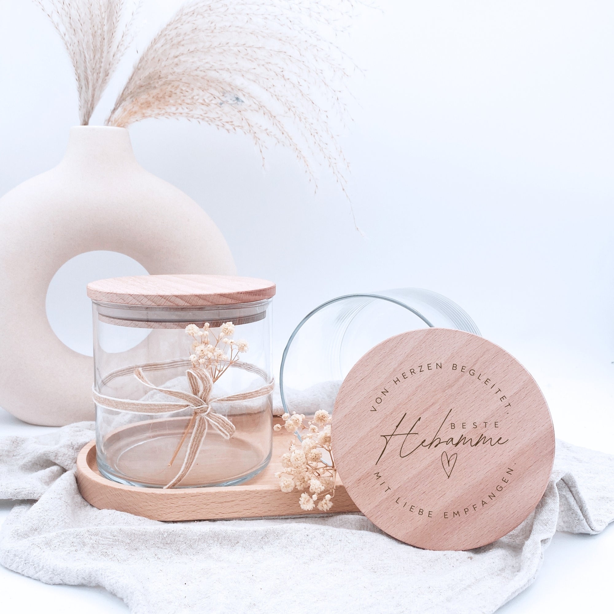 Vorratsglas "Beste Hebamme" mit graviertem Holzdeckel · 530 bis 880ml