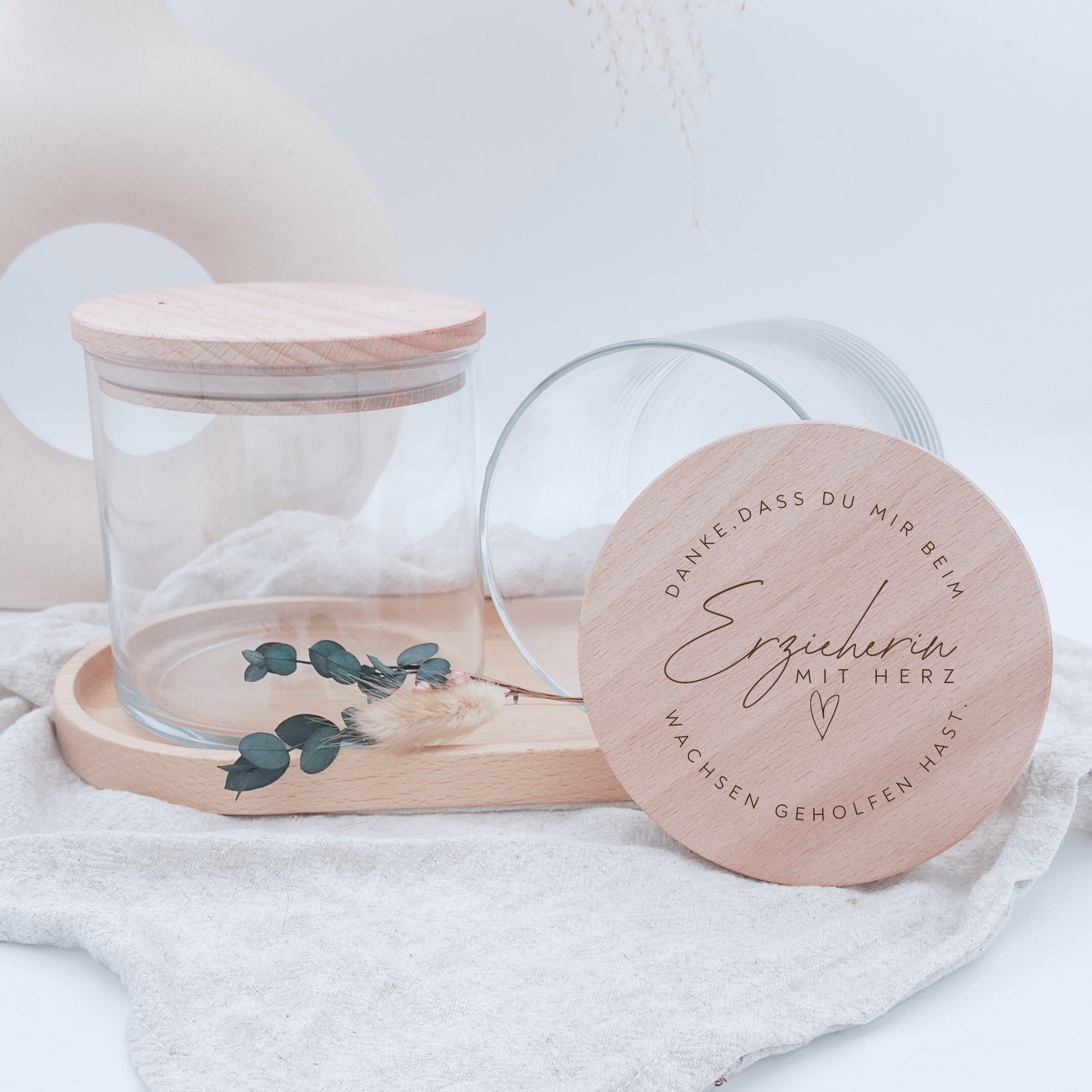 Vorratsglas "Erzieherin mit Herz" mit graviertem Holzdeckel · 530 bis 880ml