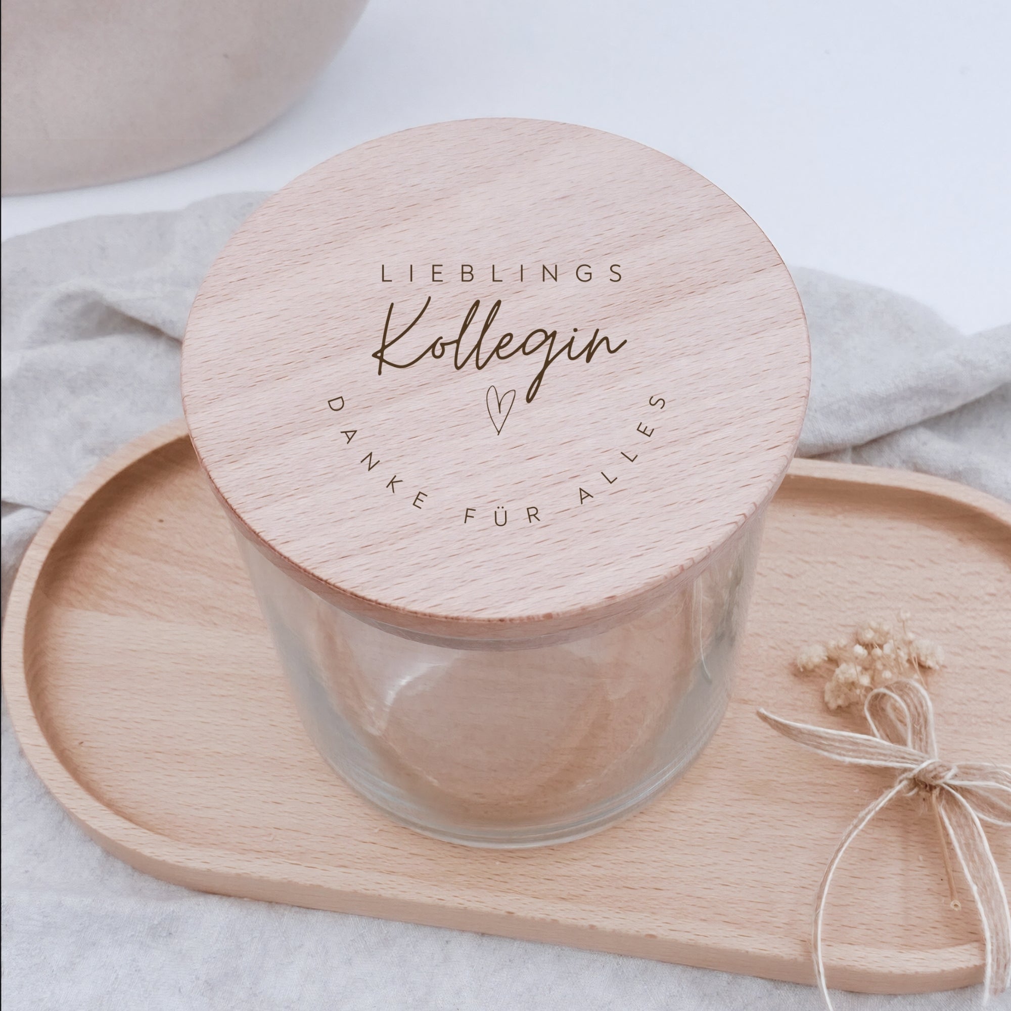 Vorratsglas "Lieblingskollegin" mit graviertem Holzdeckel · 530 bis 880ml