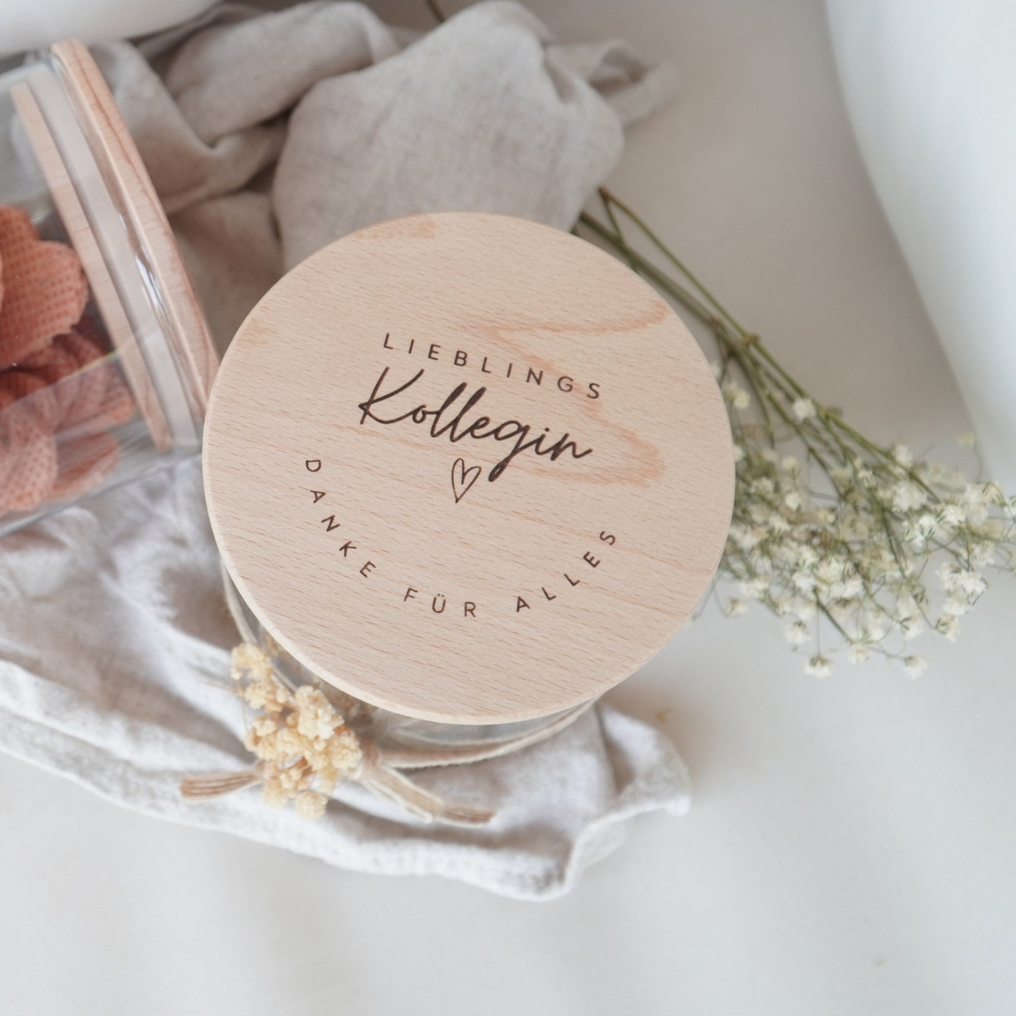Vorratsglas "Lieblingskollegin" mit graviertem Holzdeckel · 530 bis 880ml