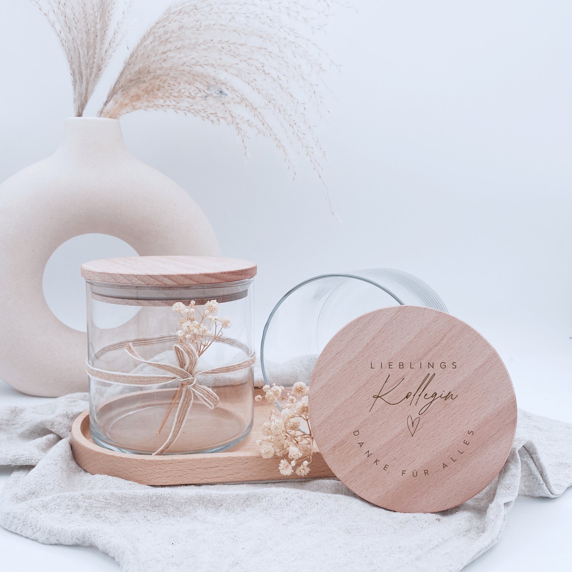 Vorratsglas "Lieblingskollegin" mit graviertem Holzdeckel · 530 bis 880ml