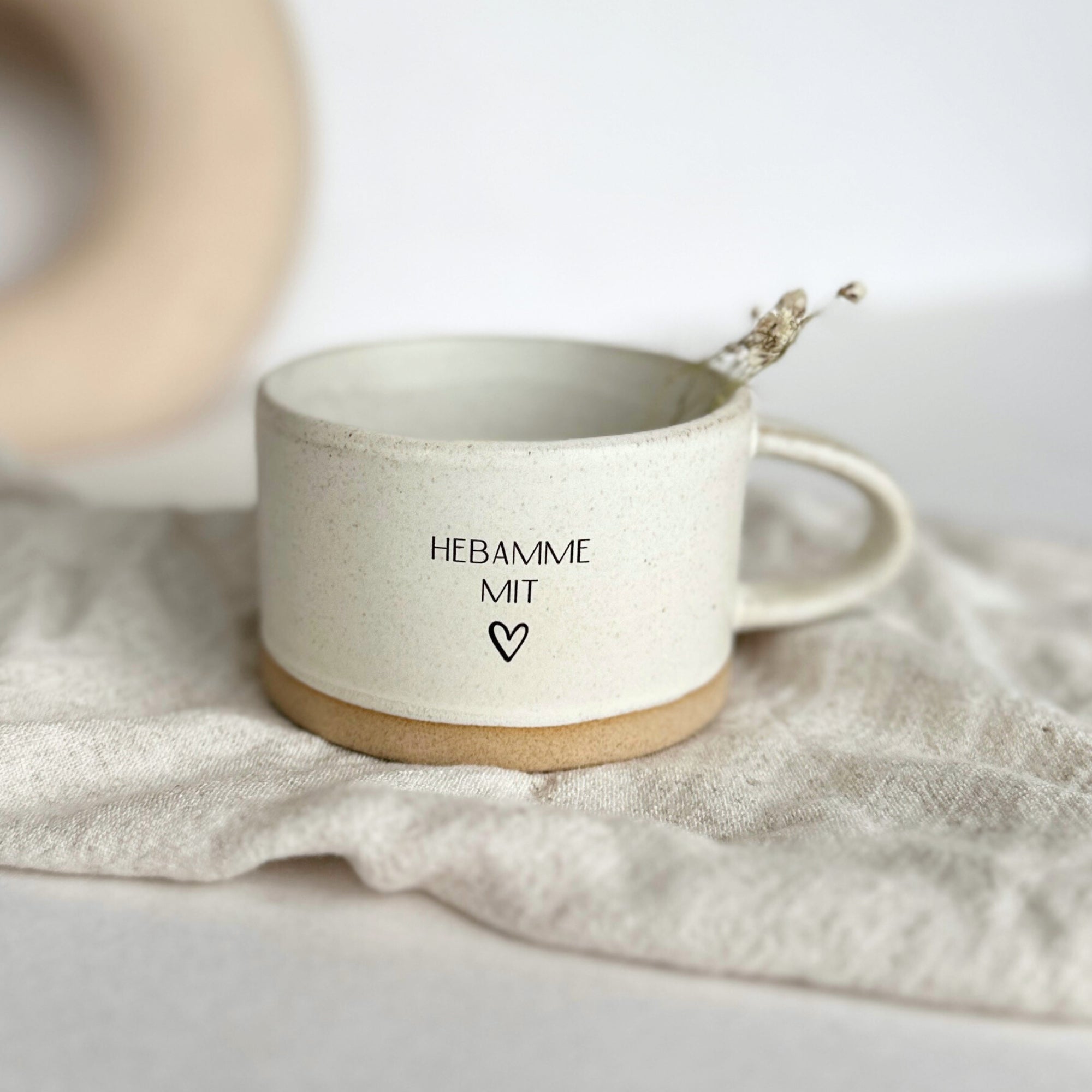 Steingut-Tasse - "Hebamme mit Herz" - 100% Handgemacht | RUSTY