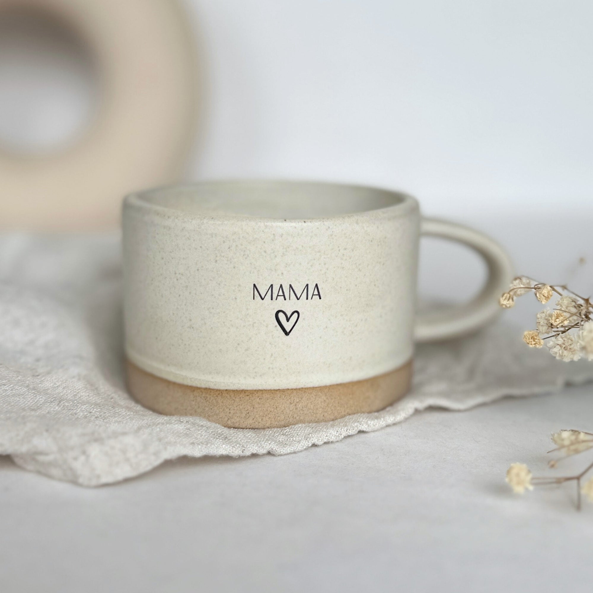 Steingut-Tasse - "Mama" - 100% Handgemacht | RUSTY
