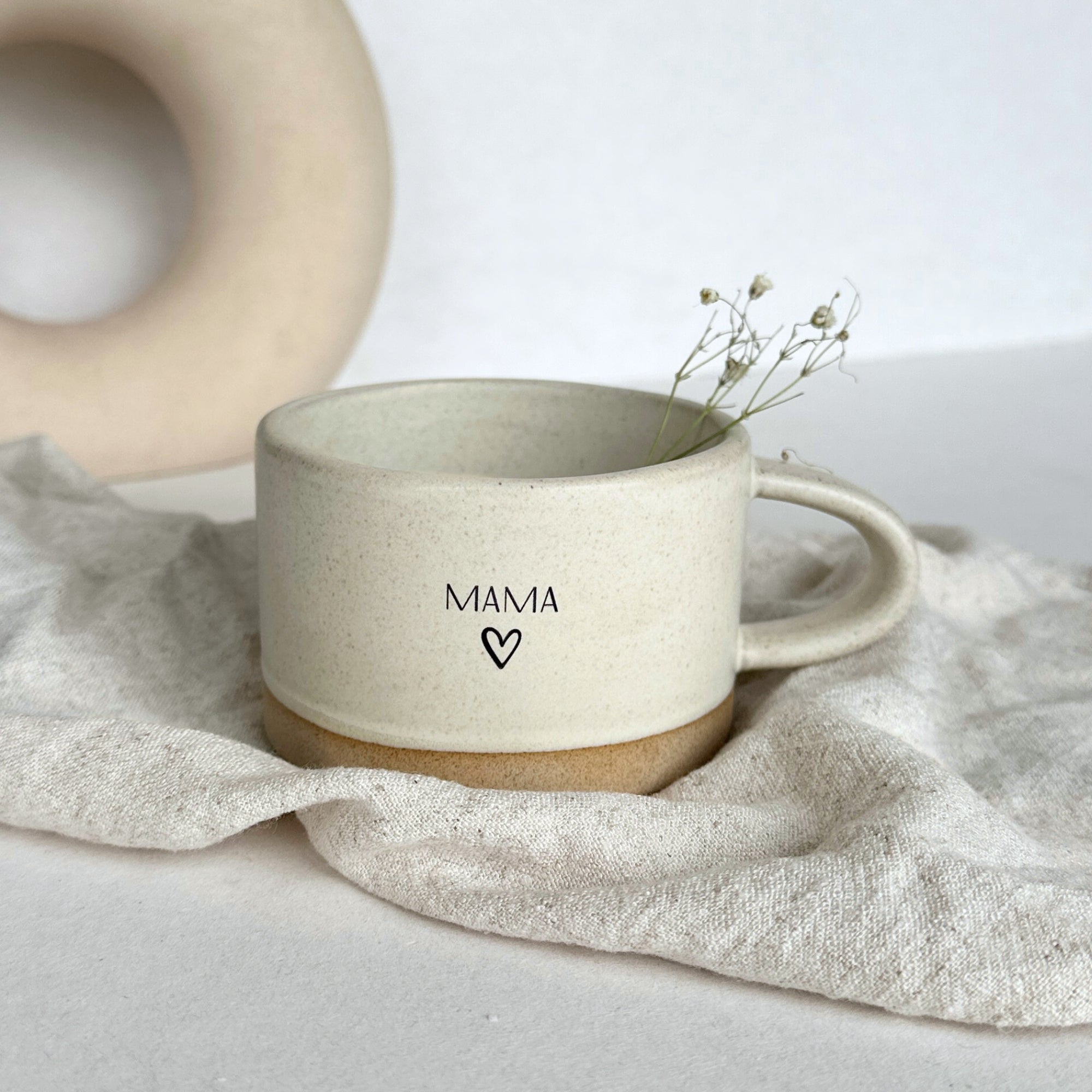 Steingut-Tasse - "Mama" - 100% Handgemacht | RUSTY
