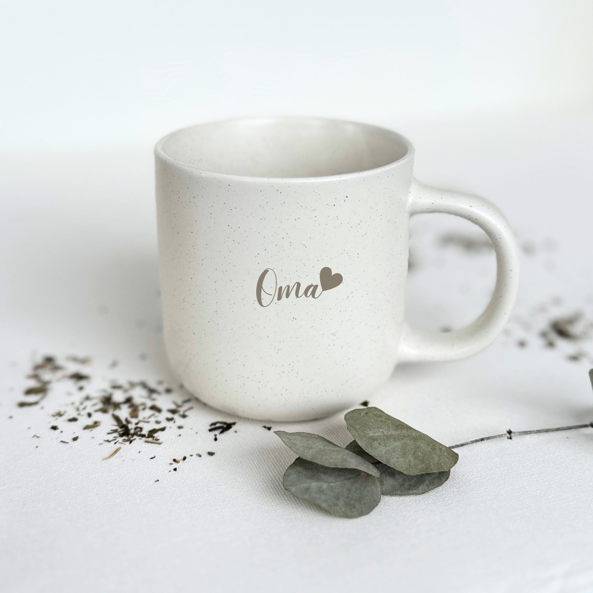 Steingut Tasse - "Oma" - Gravur - STYLER